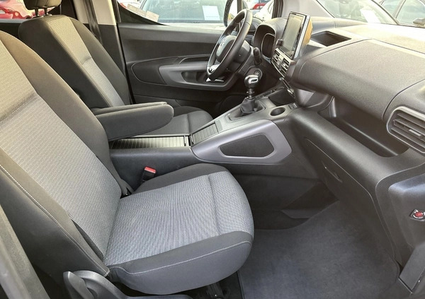 Toyota Proace City Verso cena 104900 przebieg: 76614, rok produkcji 2020 z Janowiec Wielkopolski małe 277